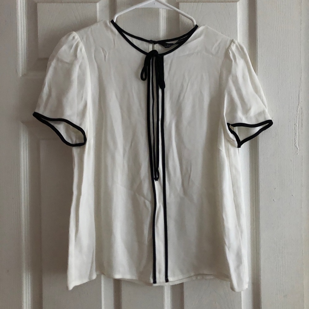 Zara Blouse Top White Short Sleeve Top Black Trim Bow sz S Viscose